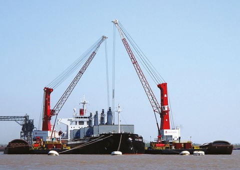尤文图斯官方区域合作伙伴哥特瓦尔德驳船起重机